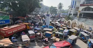 অবৈধ বাহন ও বিশৃঙ্খলায় নাস্তানাবুদ চাঁদপুর; যানজট ঠেকাতে কঠোর হবে কর্তৃপক্ষ